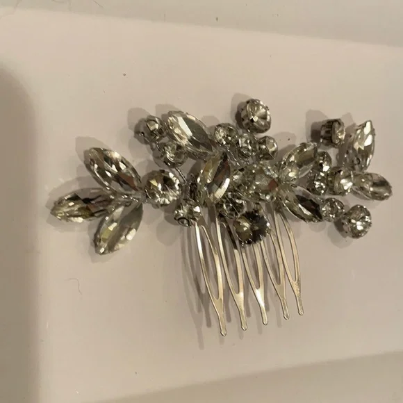 Catery crystal bride/wedding hair comb w/ clear rhinestones - Picture 1 of 4